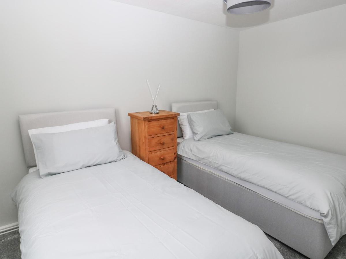 21 Sandfield Road Villa เบอรีพอร์ต ภายนอก รูปภาพ
