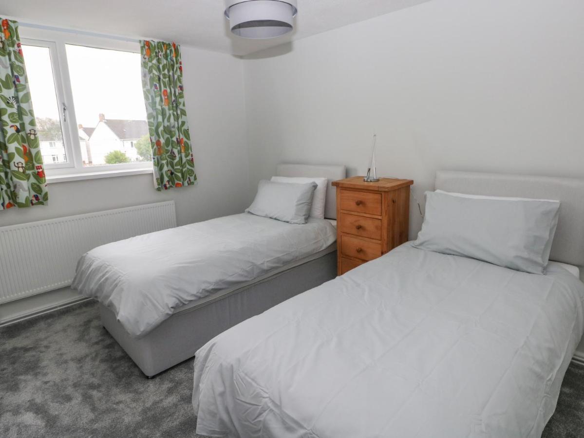21 Sandfield Road Villa เบอรีพอร์ต ภายนอก รูปภาพ